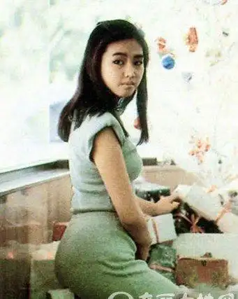 长大,刘德华的女儿也市场被曝光,近日刘德华的女儿刘向蕙被拍到跟着2