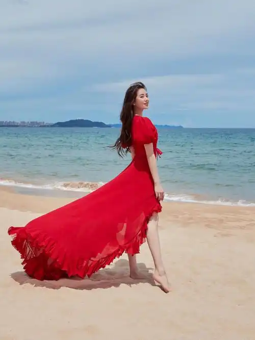刘诗诗沙滩红裙踮起脚尖也太美了吧