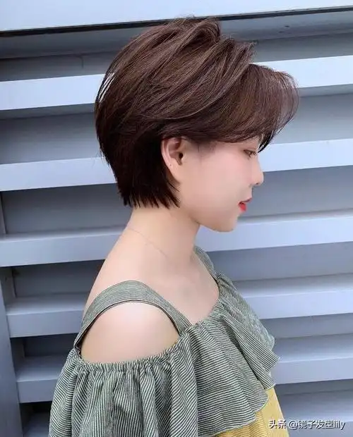 1,今秋流行短发21款,时尚显气质,一定适合你