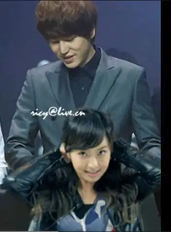 有谁知道圭贤和宋茜这张图是什么时候的?有没有视频?