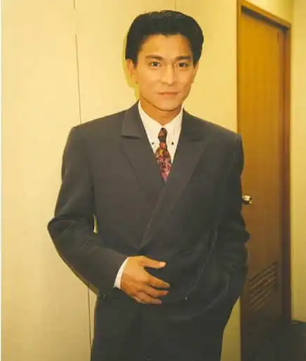 刘德华曾抱过一个小孩原以为是混血儿没想到是我们都认识的他