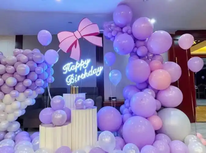 紫色系生日气球布置
