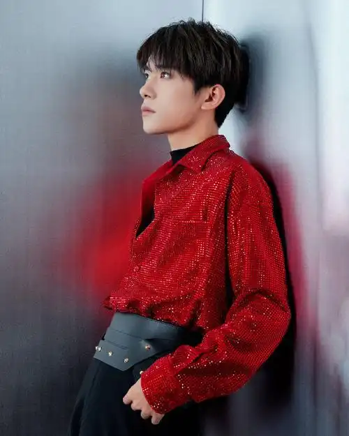 易烊千玺阿玛尼美妆全球品牌代言人##emporio armani全球代言人易烊