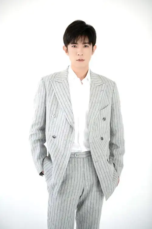 季肖冰绅士大片曝光