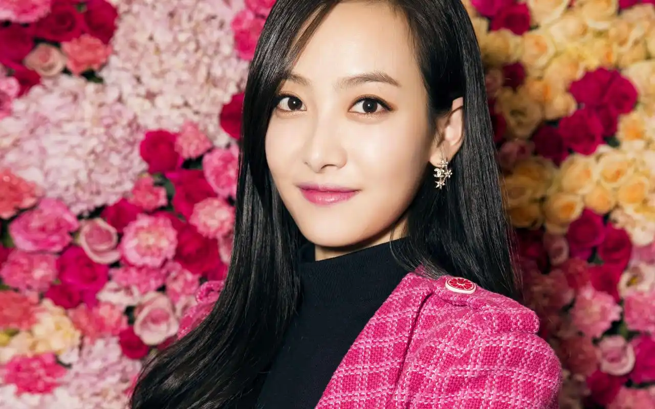 气质养眼美女宋茜超清桌面壁纸下载