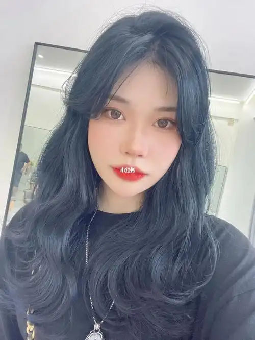 发色-蓝黑色_蓝黑色_发色_显白_联盛·九江快乐城攻略_染发_时尚_发型