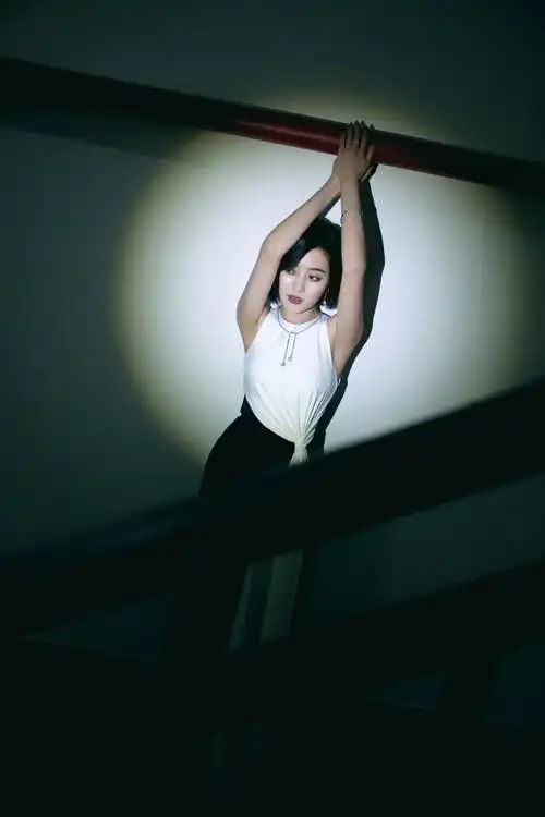 王梓薇高开叉礼服性感2020芭莎珠宝活动照图片815