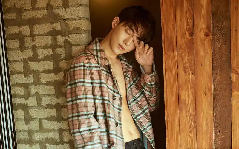 韩国男星南柱赫时尚帅气写真唯美桌面壁纸下载