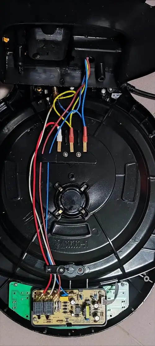 利仁电饼铛下盘不加热是怎么回事(利仁电饼铛下盘不热了)(1)