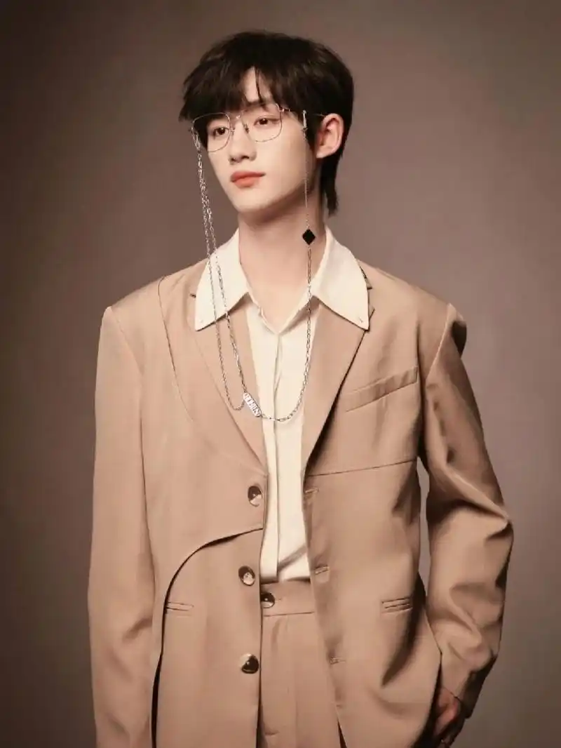 ♡丁程鑫♡的每一张照片都很美哦~  绝美出产,神仙颜值.