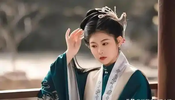 这一举动意味着她失去了贞洁,于是她不得不自尽以守护自己的纯洁.这