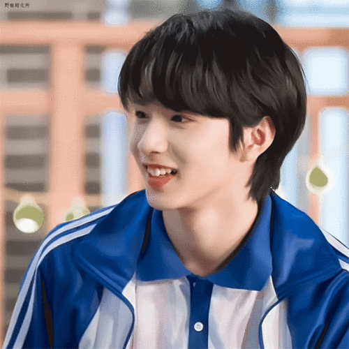 刘耀文校园感动图合集高中生真的香