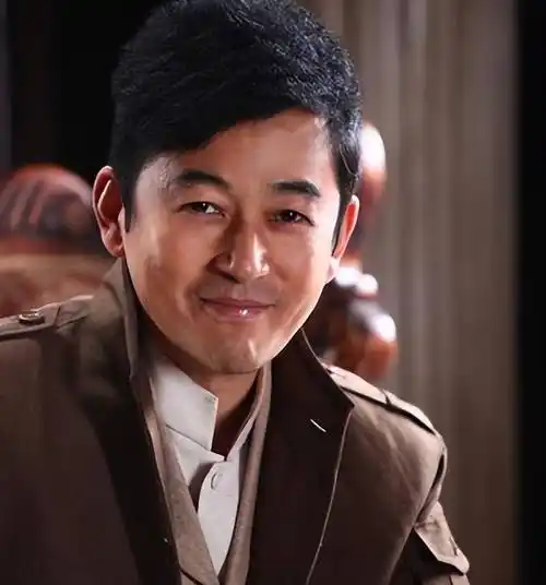 王志飞和张歆艺相恋7年分手后,转身娶小15岁娇妻,今婚姻状况如何_李健