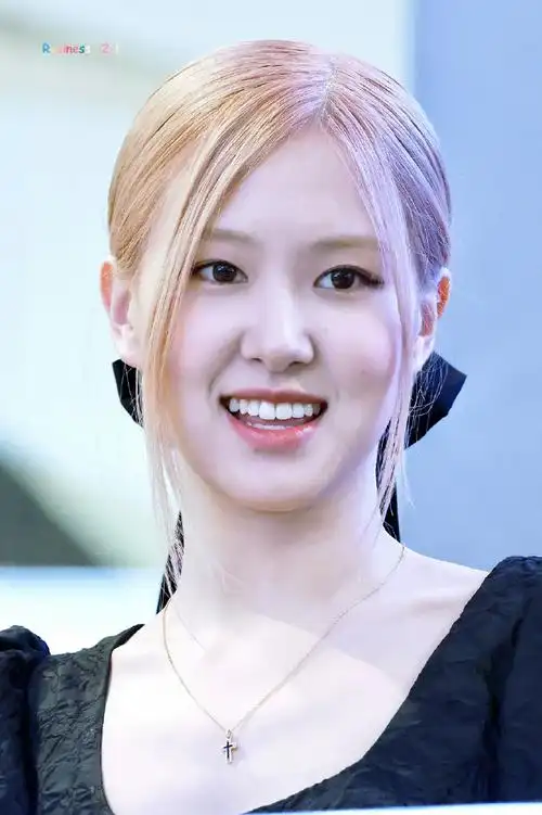 朴彩英圣罗兰全球品牌大使##朴彩英完美宠饭