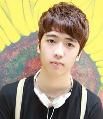 男生的秘密武器发型 好看的烟花烫发型