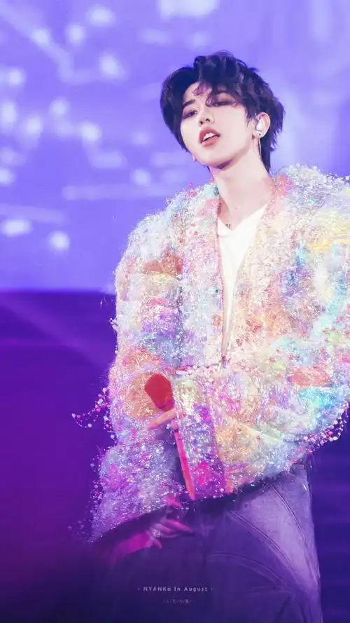 蔡徐坤演唱会互动女网红道歉##蔡徐坤泰国演唱会