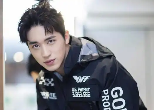 许魏洲和谁结的婚为什么塌房许魏洲黑料满天飞为什么突然不红了