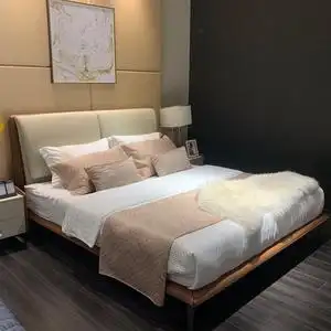 喜临门全实木松木牛皮简约现代实木结构主卧双人大床1.8米真皮床