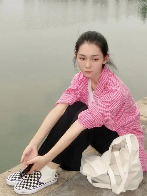 段奥娟超话[小风车]#卷的日常#    祝大朋友和小朋友们儿童节快乐!