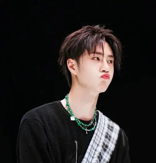 王一博嘟嘟嘴真的有被可爱到,我好爱!