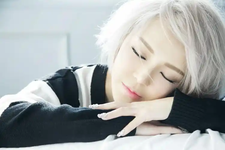 p>崔子格(queena),6月25日出生于新疆乌鲁木齐,中国内地流行女歌手