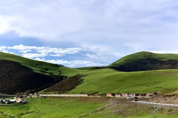 绝美风光大片:318国道无愧为中国最美的景观大道!