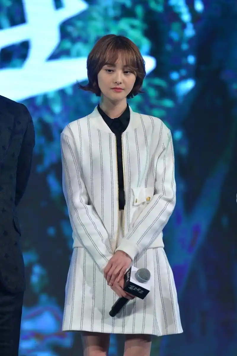 为什么想要郑爽留长发,看完这几张她的长发照片你就明白了!