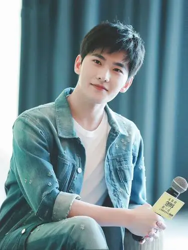 杨洋 壁纸无印 加个色调 好看cry了