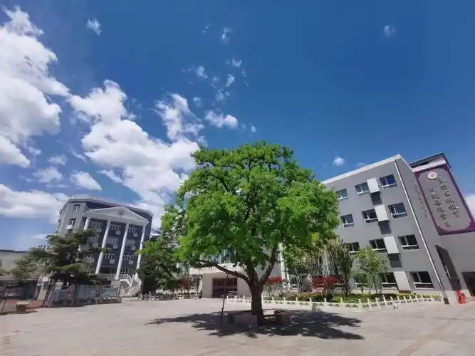 发现教育高质行立德树人槐香飘理工附中南校区欢迎你