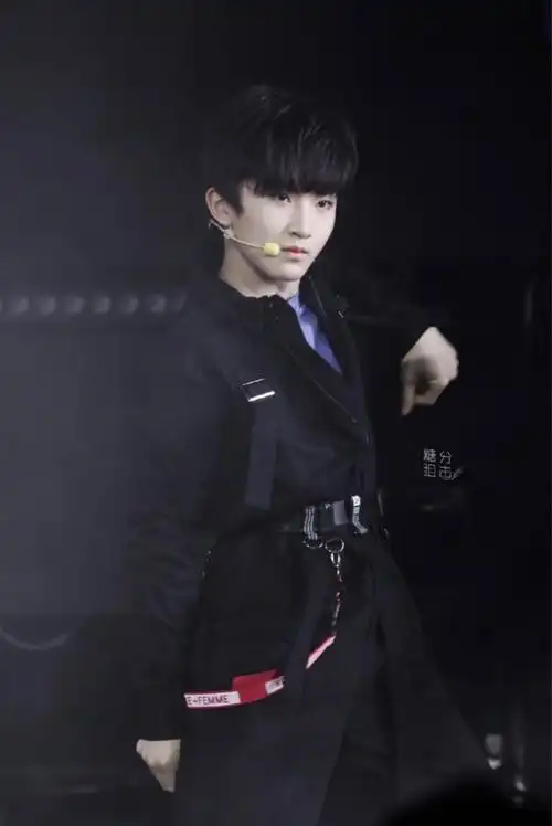 【赵冠羽】舞台