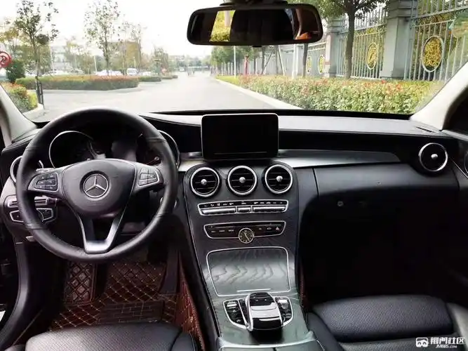 出售17年2.0l奔驰c200 内饰豪华