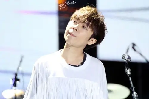 跪求苏打绿高清大图分辨率1248x1024以上 要成员一起 还有就是谢馨仪