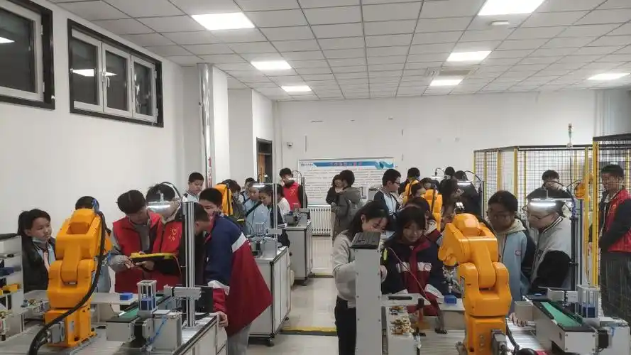 我校开展"走进高校实验室,体验科技魅力"科普活动-聊城大学东昌学院