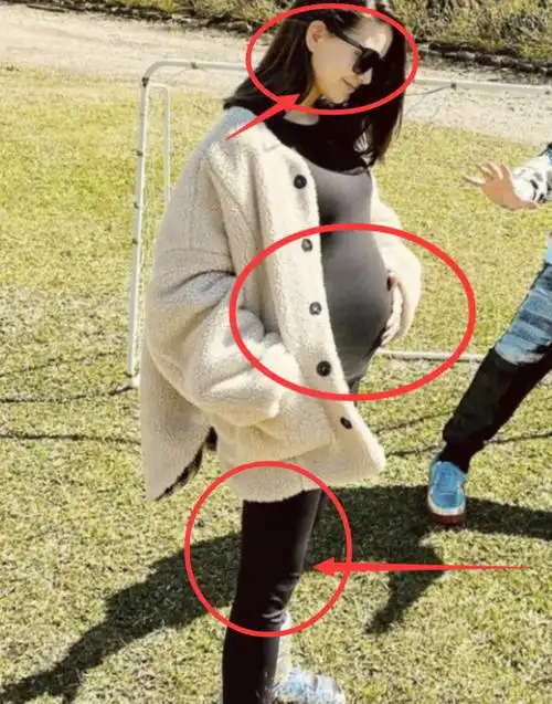 原创昆凌不知怀孕打肚子戏打算亲子上还好任达华够绅士保住了老二