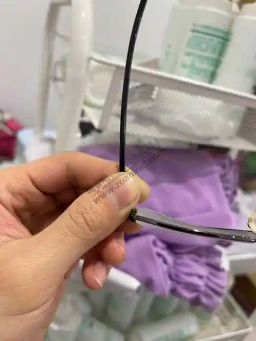 600多度近视-配的眼镜片超厚.