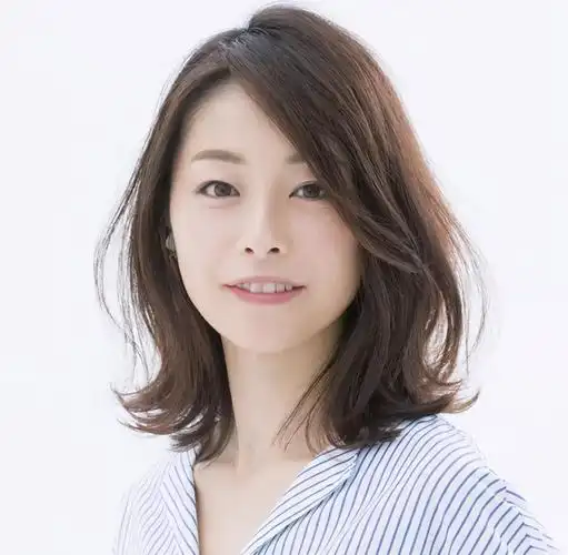 四五十岁长脸女人,抛弃"大妈卷"吧!留这几种发型,真显气质