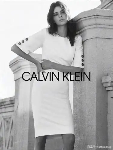 肯豆2020ck代言大片曝光,简洁摩登都市女郎,优雅利落好气质!