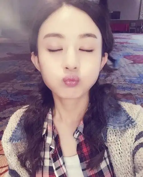 嘟嘴卖萌本事只服她就连赵丽颖陈乔恩范冰冰都输给她了