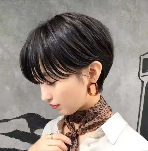 波波头不香啦?2021年超好看的短发给大伙儿充分准备,钟爱拿走不