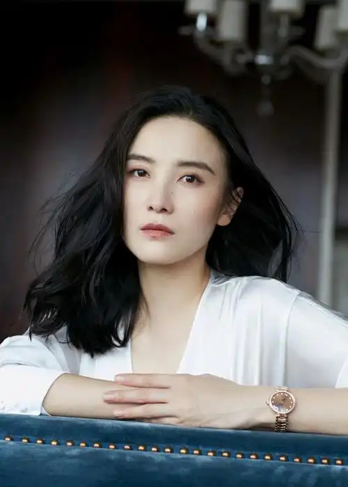 "    这句从小宋佳口中说出的话,成为她多次坠入爱河的注脚,也预示着