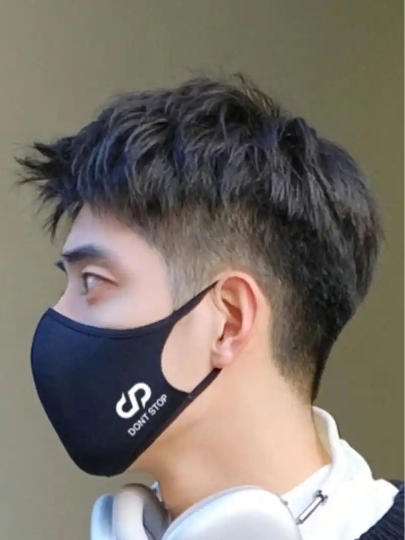 短发碎盖一样yyds 那么关于这款发型如果修剪不好就直接会变成锅盖