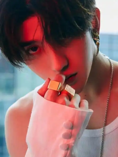 宝藏男孩蔡徐坤真的是宝藏又温柔又帅太可了吧蔡徐坤壁纸ikun们给我冲