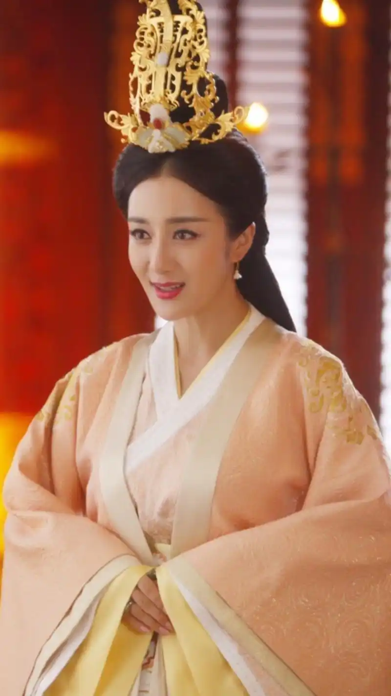 这个邻家女孩叫李依晓,你可记得她有多么美