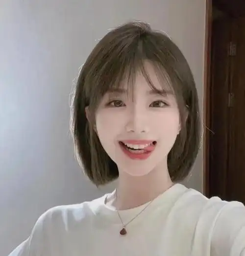 40岁女人适合什么发型这8款新发型显年轻气质显脸小还洋气