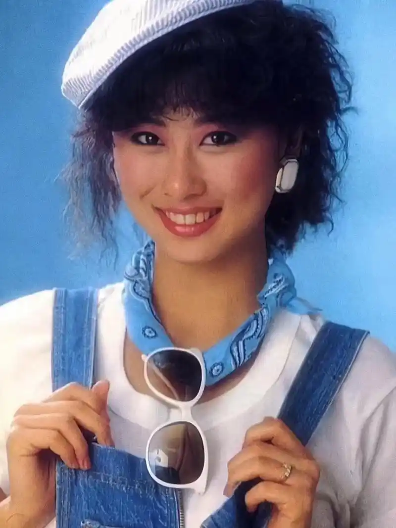 港风美女 #叶倩文 岁月从不败美人,音乐,起 @dou 小 - 抖音