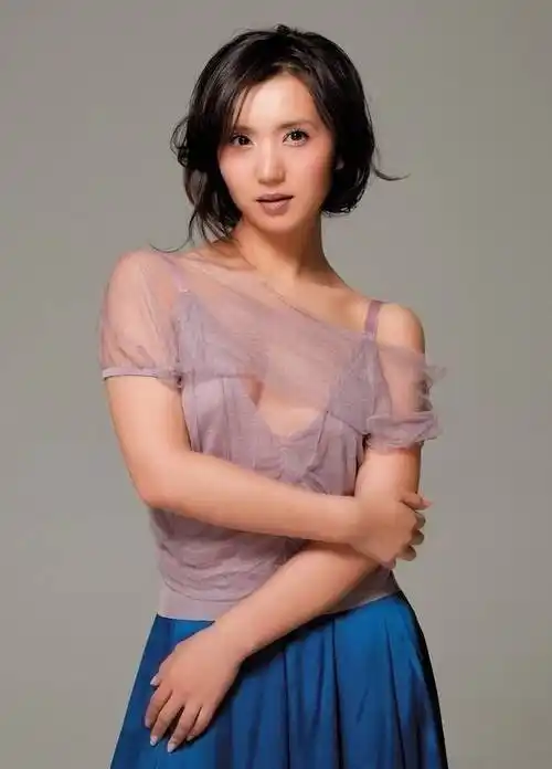 对于个人问题,陈好很反对利用绯闻来炒作自己,虽然这会让人迅速走红