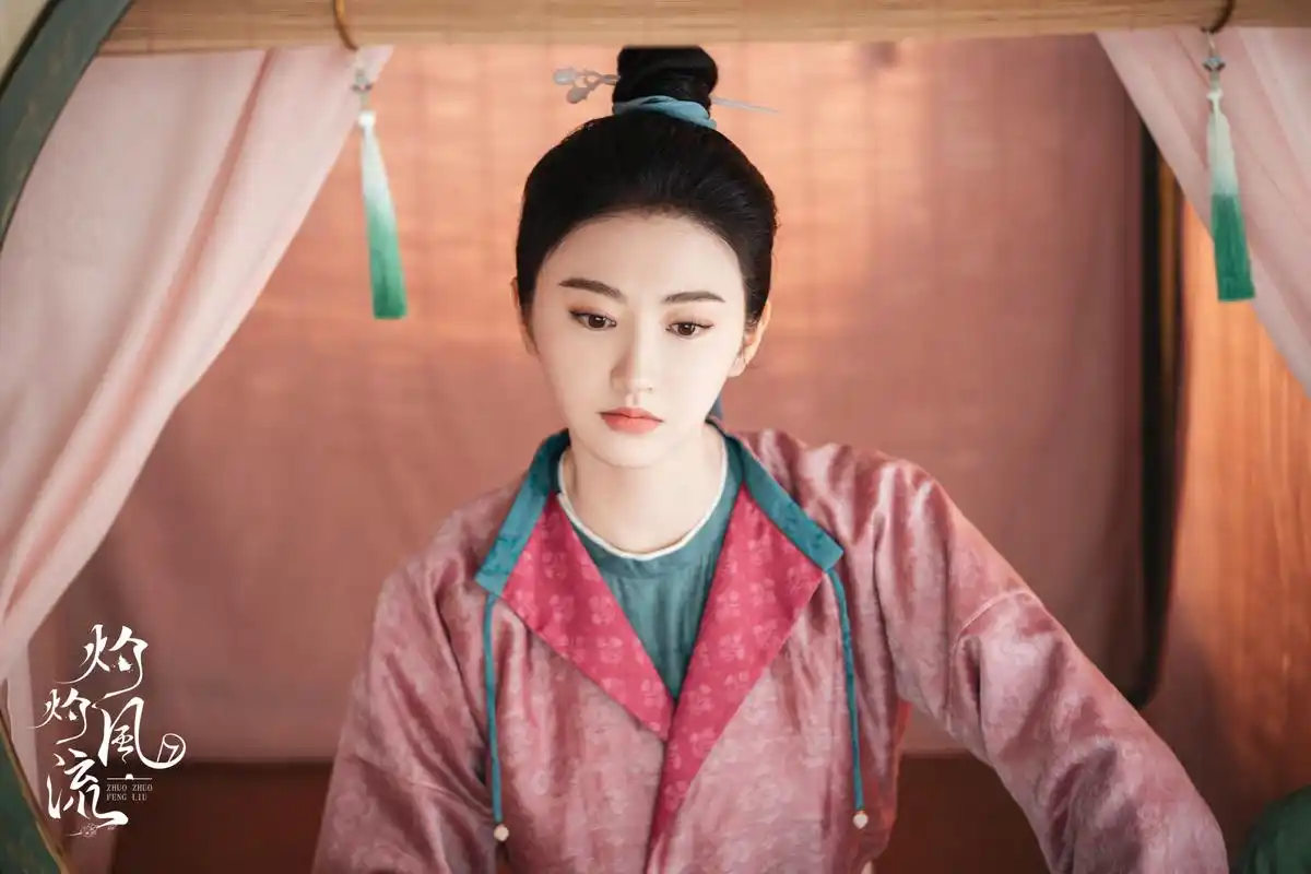 景甜 7815#灼灼风流#传送今日份剧照慕大人,今晚有好事儿发生!