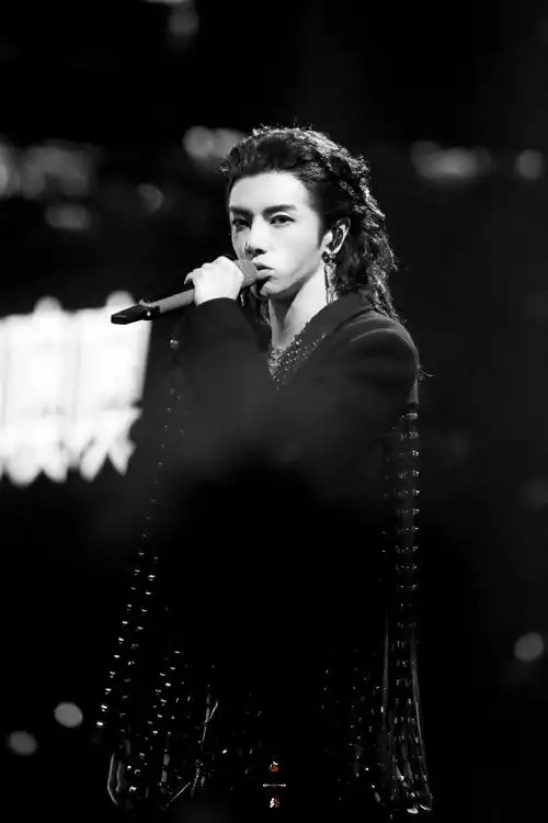 华晨宇我们终于要一起看日出了##2024华晨宇火星演唱会