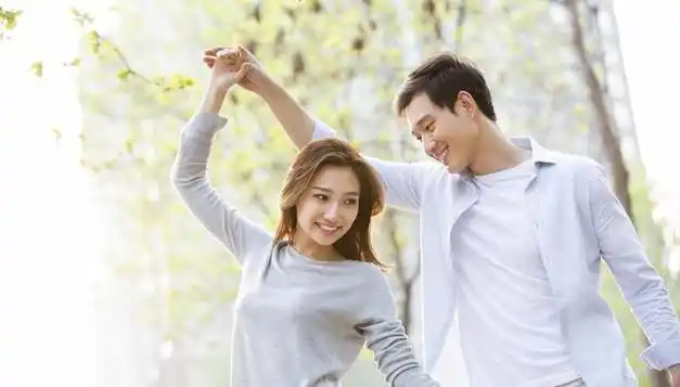 婆婆悄悄把小叔子的双胞胎儿子接来照顾我直接出国老公崩溃