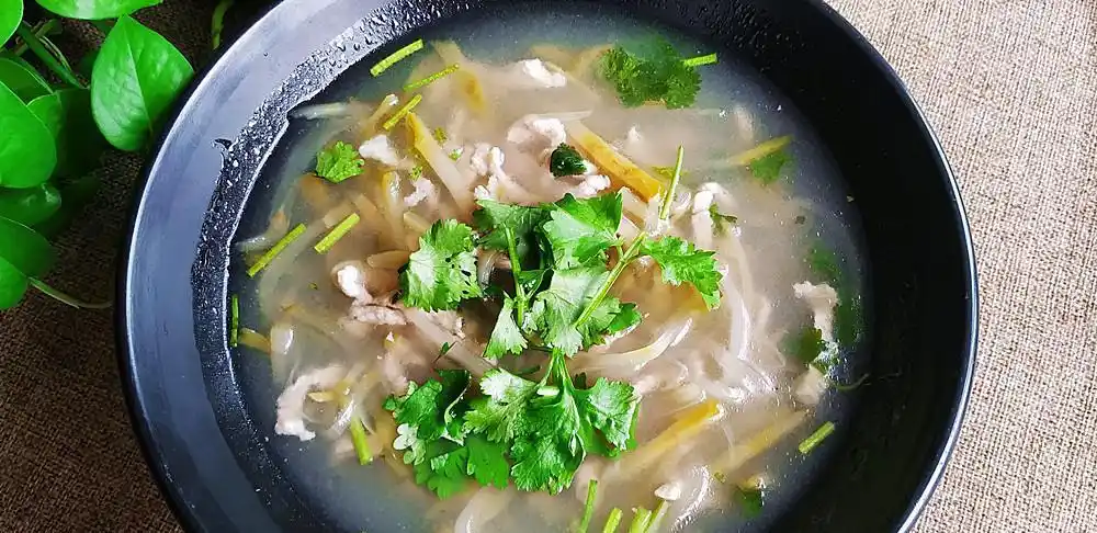 原创榨菜肉丝汤怎么做?小猫教你一个简单做法,一点不油腻,非常好喝